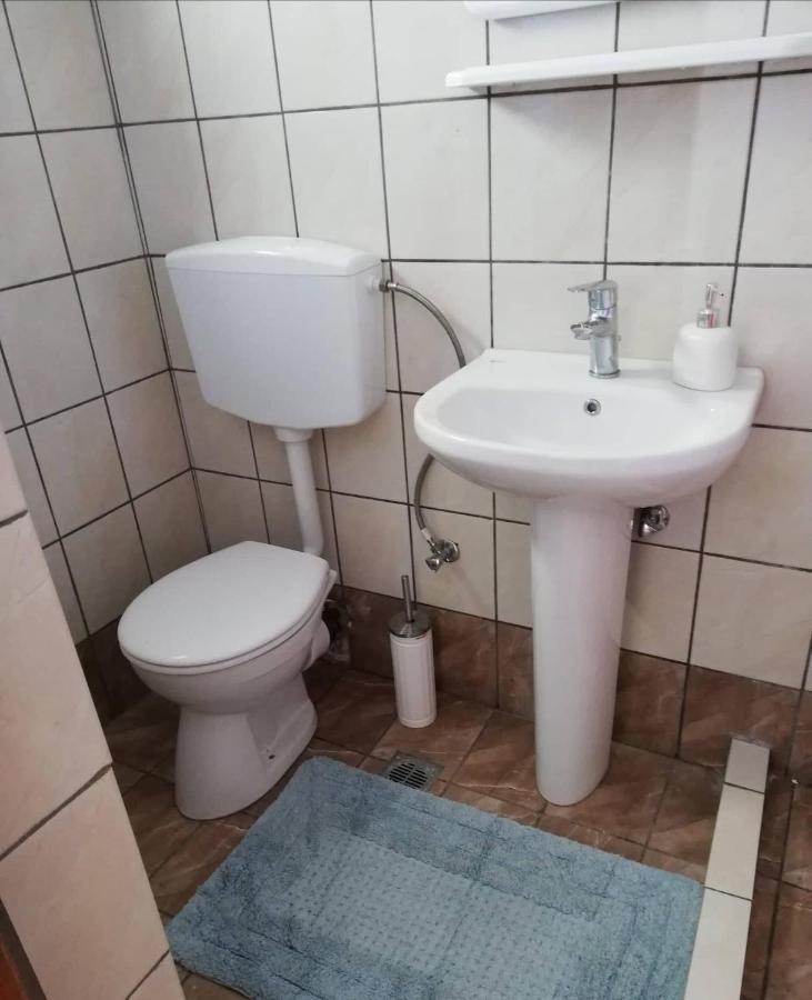 Kro Apelati Keri